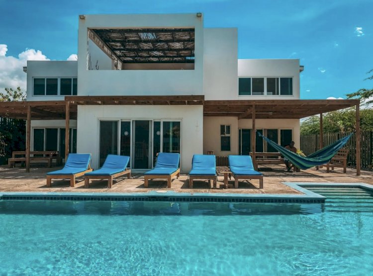 The Perfect Getaway Villa For Couples & Families In Treasure Beach : Turtles Nest Villa