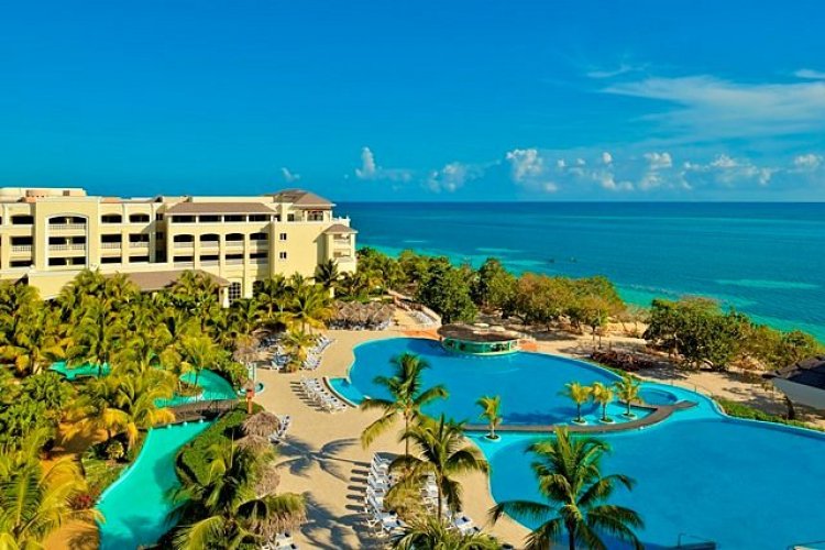 An Amazing Oasis For Adults & Families : Iberostar Grand Rose Hall Suites