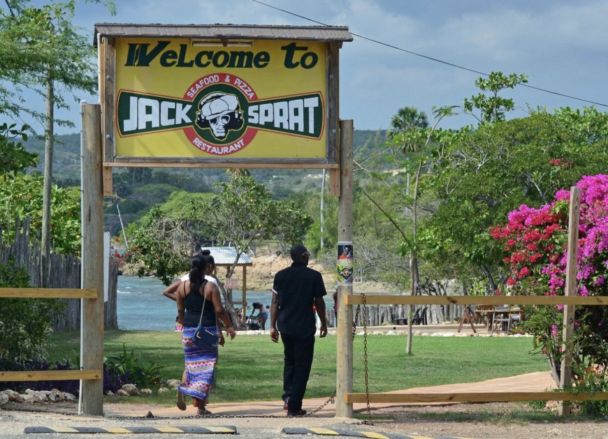 A Relaxed & Fun Restaurant With Live Music In Treasure Beach, Jamaica : Jack Sprat Restaurant &  Bar