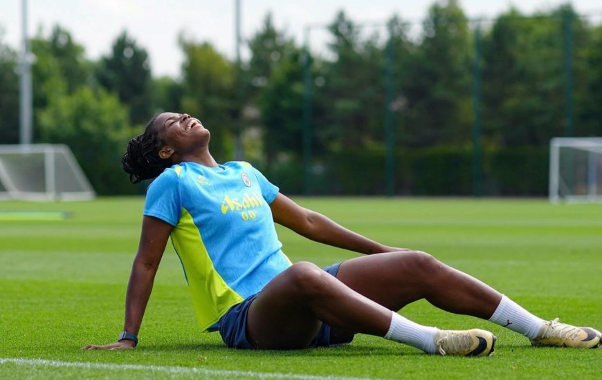 Jamaica’s Football Star Khadija Shaw Returns to Training After Injury